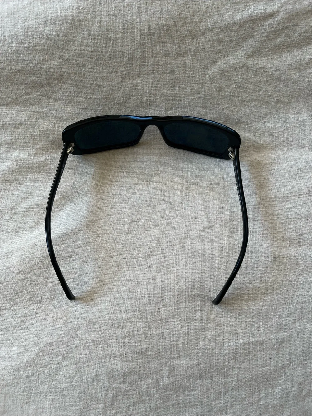 Vuarnet sleek black